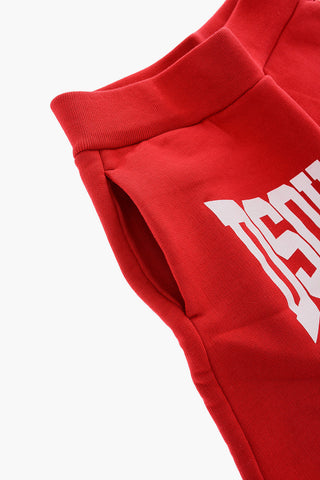 2 pockets shorts with printed logo on the front