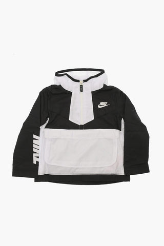 Windjacke mit Kapuze