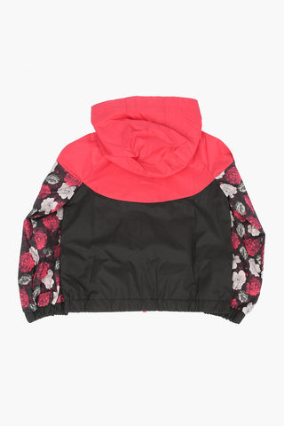 Windjacke mit Kapuze