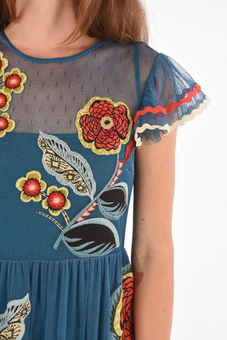 Vestito Lungo in Pizzo con Ricami Floreali