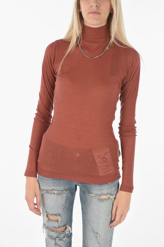 Ribbed Lightweight T-PAENOCK  Turtleneck Sweater with Chain