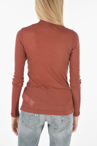Ribbed Lightweight T-PAENOCK  Turtleneck Sweater with Chain