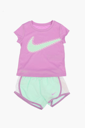 Set mit T-Shirt und Shorts