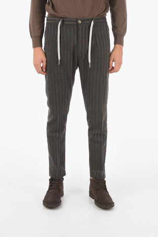 Pantaloni MITTE.632 carrot fit a righe