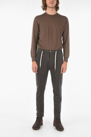 Pantaloni MITTE.632 carrot fit a righe