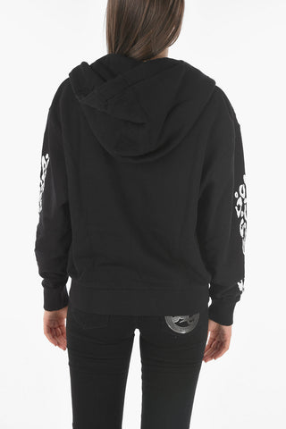 hooded sweatshirt with zip closure