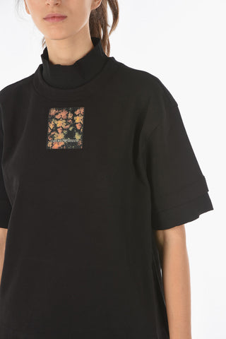 EMPORIO RECYCLED T-shirt Mock Neck in Tessuto Tecnico con Toppa Floreale