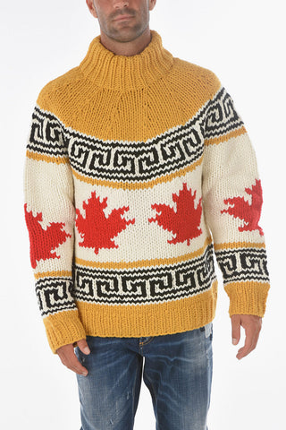 maglia ricamata a collo alto