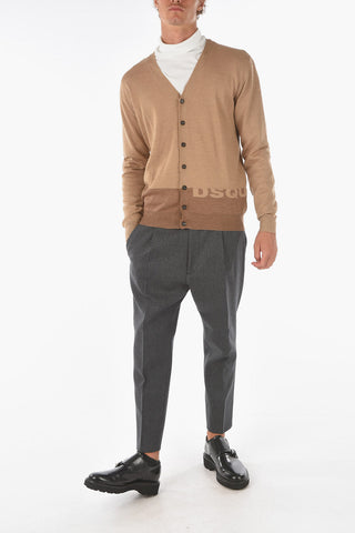 Cardigan in lana con scollo a v