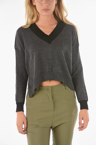 Two-tone SWAPS Crop Sweater with V neckline