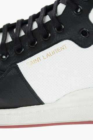 Sneakers Alte in Pelle Traforate con Logo Stampato