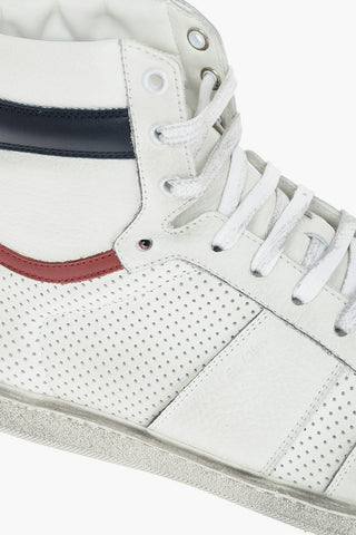 Sneakers Alte in Pelle Traforate con Logo Stampato