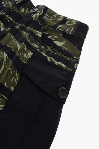 Shorts Cargo Camouflage con Tasche a Contrasto
