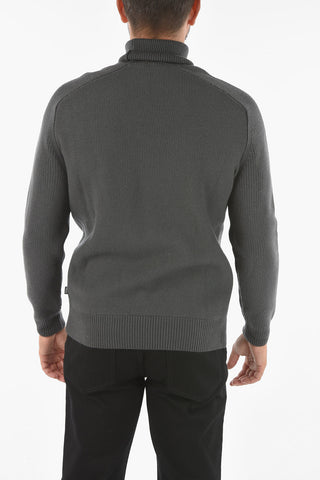 Maglia a Collo Alto in Lana Vergine