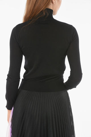 Maglia in lana vergine a collo alto