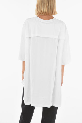 T-shirt asimmetrica con spacchi laterali