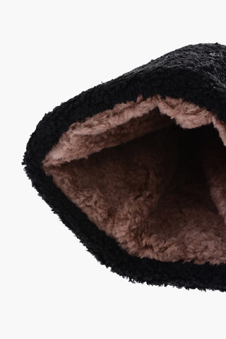 Beanie a tinta unita in finta pelliccia