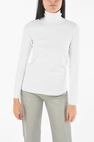Turtleneck Stretch Fabric Sweater