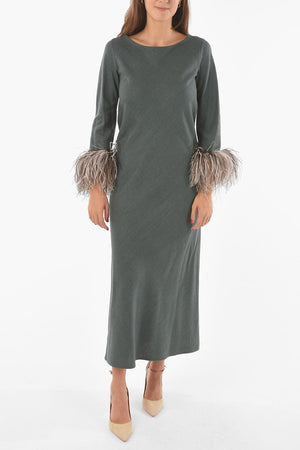 Maxi-Kleid aus Seide mit Federn am Ärmelabschluss