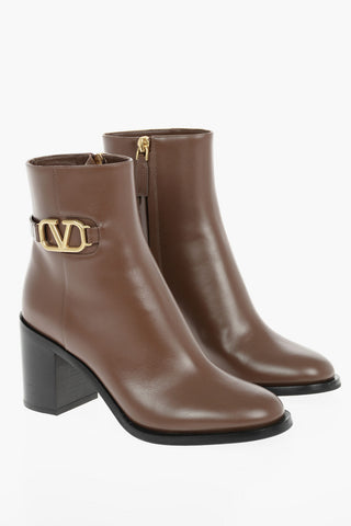 Leather Ankle Booties with Metal Logo Detail 7,5cm