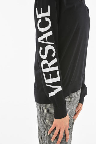 Maglia in Lana con Collo a V e Manica Logata
