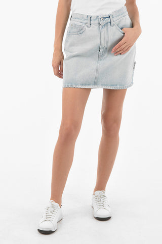 Minigonna in Denim Lavaggio Chiaro con Stampa Logo in Lettering