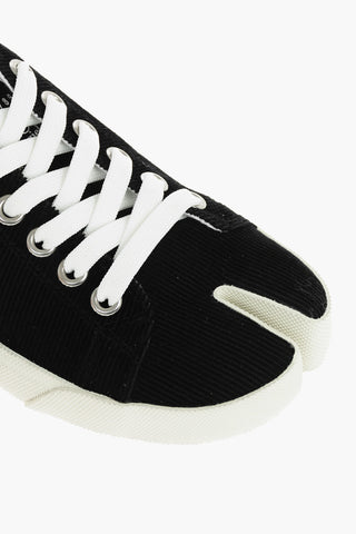 MM22 sneakers TABI in velluto a coste con lacci a contrasto