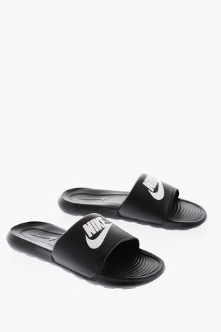 Contrasting Logo Rubber VICTORI ONE Slide