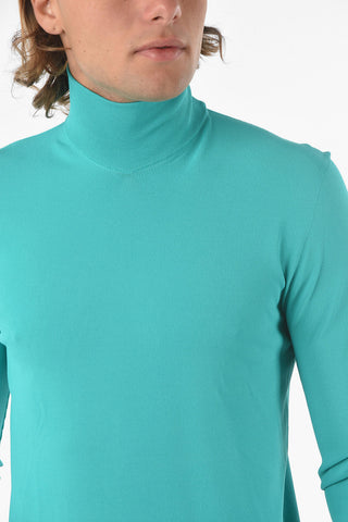 Turtleneck Stretch Fabric Sweater