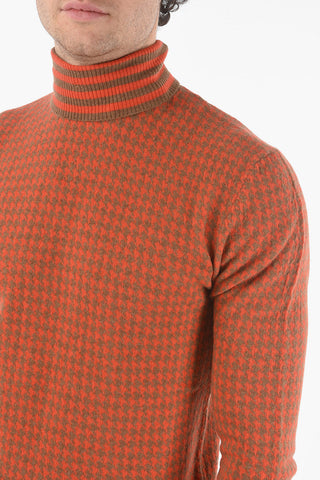 Virgin Wool Houndstooth Turtleneck Sweater