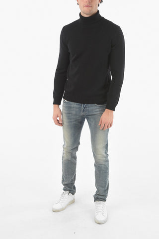 Extrafine Merino Wool Turtle-neck Sweater