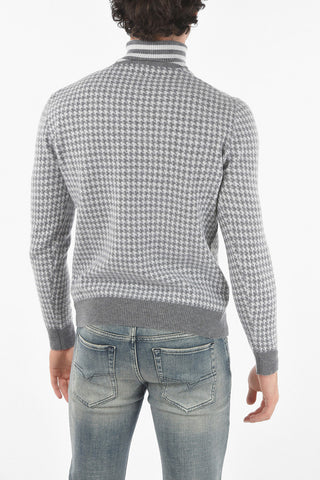 Virgin Wool Houndstooth Turtleneck Sweater