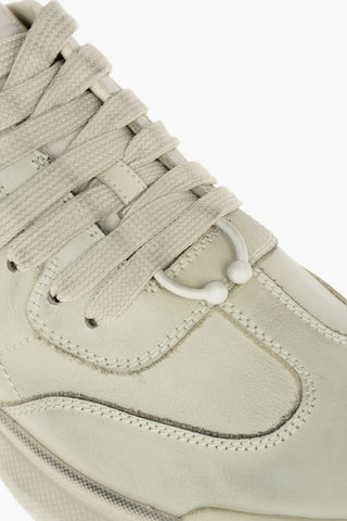 Sneakers Basse BOLT 01 AGED a Tinta Unita con Piercing