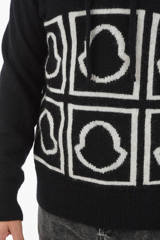 Maglia in Misto Lana con Cappuccio e Logo Frontale