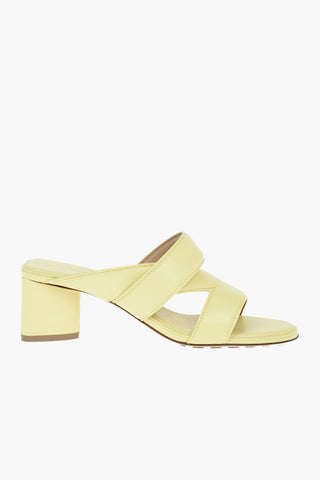 Mules in pelle con Fasce Asimmetriche 6cm
