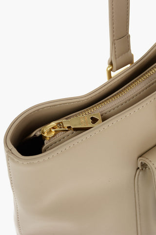 LOVE Borsa in Pelle Vegan con Maxi Tasca Frontale e Morsetto a Cuore