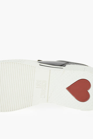 LOVE Contrasting Sole Leather TEXTURE50 Low-Top Sneakers with Embellished Chain