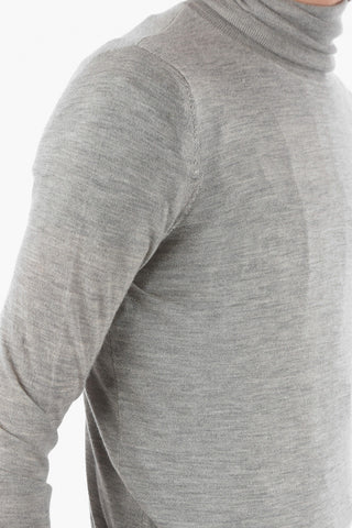 ESSENTIALS Maglia A Collo Alto In Cashmere