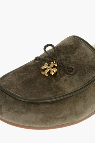 Slippers Shearling TORY CHARM in Suede con Charm Decorativo Dorato
