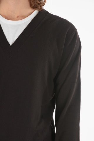 Maglia in Misto Lana con Collo a V e Orli a Costine