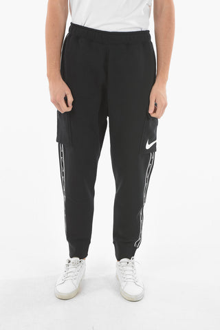 Joggers Cargo in Cotone Garzato con Banda Laterale Logata