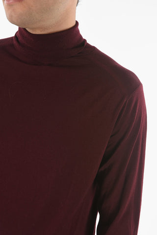 Maglia a Collo Alto in Lana Vergine