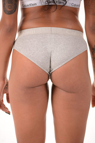 Embossed Logo at The waist Slip