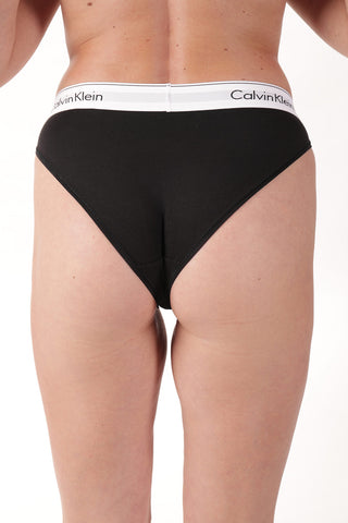 Embossed Logo at The waist Slip