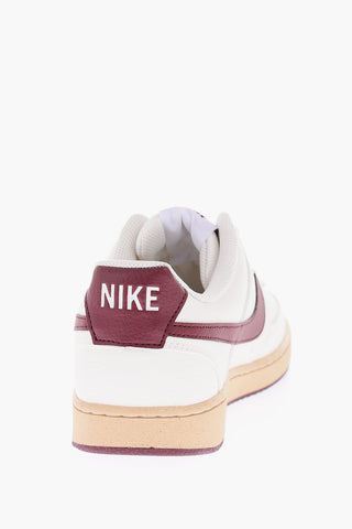 Contrasting Logo Textured Faux Leather COURT VISION Low-Top Sneakers