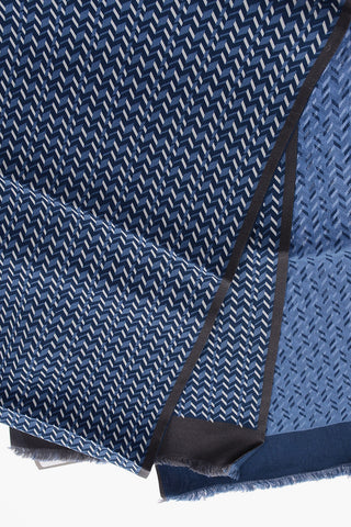 Foulard in Seta a Fantasia Geometrica