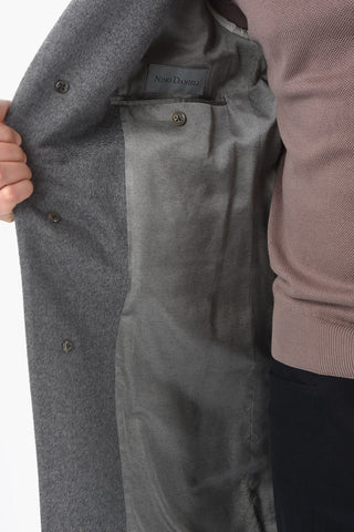 Cappotto in Lana Vergine con Abbottonatura Nascosta