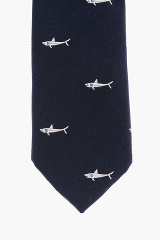 CC COLLECTION  Silk Kipper Tie with Embroidered Shark All Over