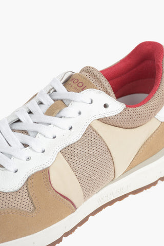 Sneakers Basse JOGGER Traforate con Dettagli in Suede e Lacci a Contrasto