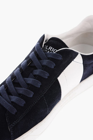 Sneakers in Camoscio con Dettagli a Contrasto